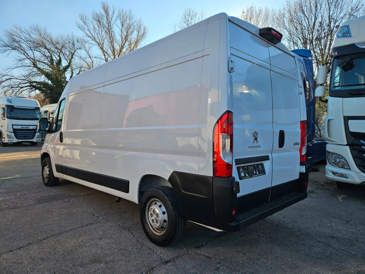 Peugeot Boxer Box 2.2 Premium FT 350 L3H2 Camera 2 units - Furgoneta: foto 4 Peugeot Boxer Box 2.2 Premium FT 350 L3H2 Camera 2 units - Furgoneta: foto 4