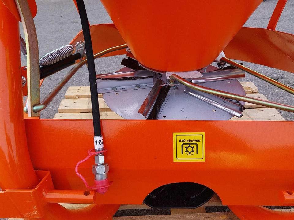 Salzstreuer 200l-500l Sand Splitt Schlepper Traktor Winterdienst - Esparcidor de sal: foto 4 Salzstreuer 200l-500l Sand Splitt Schlepper Traktor Winterdienst - Esparcidor de sal: foto 4