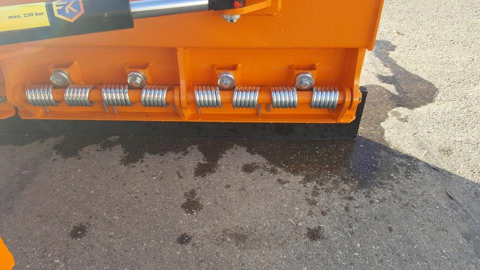 Schneeschild 1,8m John Deere Kommunal Schlepper Radlader Hoflader - Cuchilla quitanieves: foto 5 Schneeschild 1,8m John Deere Kommunal Schlepper Radlader Hoflader - Cuchilla quitanieves: foto 5