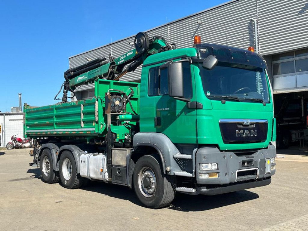 MAN TG-S 28.480 6x4H-4 BL 3-Achs Kipper Kran Funk Li - Volquete camión, Camión grúa: foto 2 MAN TG-S 28.480 6x4H-4 BL 3-Achs Kipper Kran Funk Li - Volquete camión, Camión grúa: foto 2