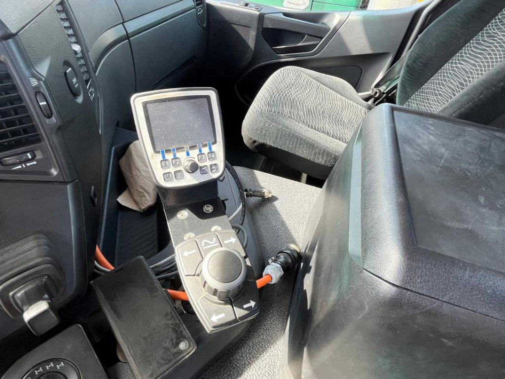 MERCEDES-BENZ Arocs 2135 AK 4x4 2-Achs Allradkipper Kommunalhydr. - Volquete camión: foto 2 MERCEDES-BENZ Arocs 2135 AK 4x4 2-Achs Allradkipper Kommunalhydr. - Volquete camión: foto 2