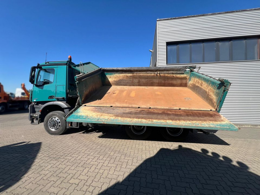 MERCEDES-BENZ Arocs 2636 6x6 HAD 3-Achs Allradkipper Meiller - Volquete camión: foto 5 MERCEDES-BENZ Arocs 2636 6x6 HAD 3-Achs Allradkipper Meiller - Volquete camión: foto 5