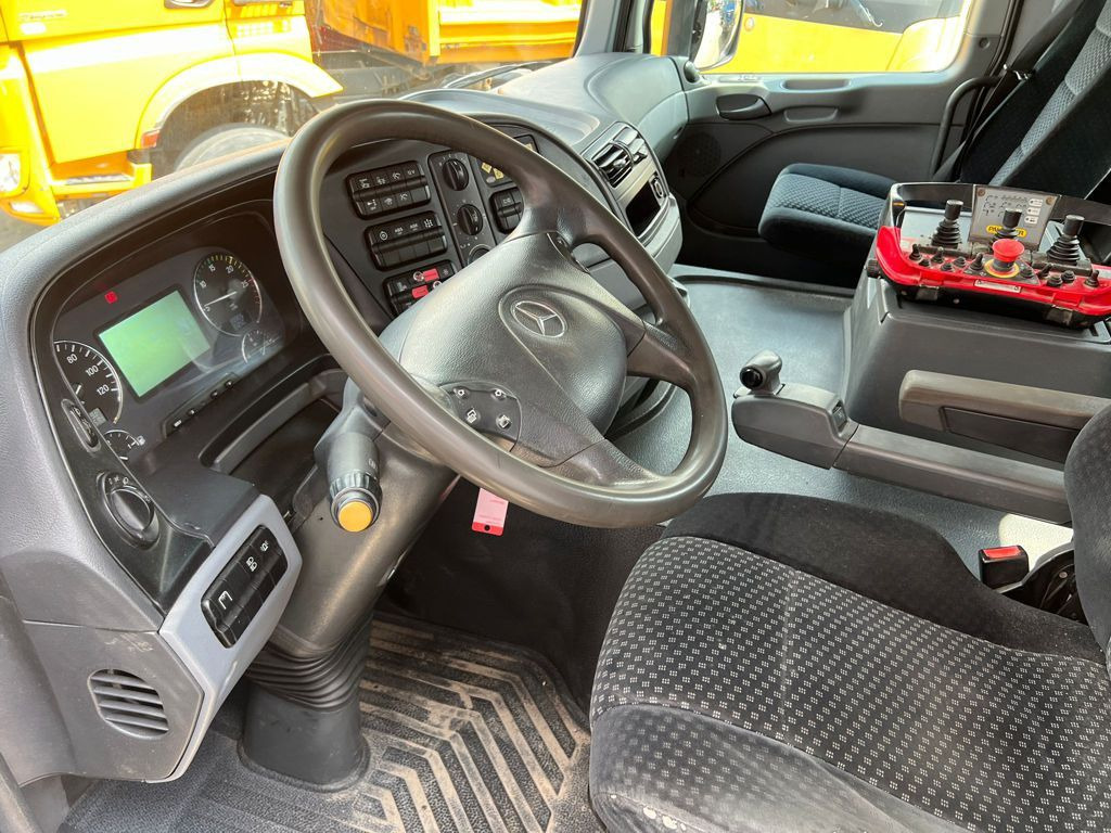 Mercedes-Benz Actros 1841 K 2-Achs Kipper Kran Funk/2xhydr+Gre Mercedes-Benz Actros 1841 K 2-Achs Kipper Kran Funk/2xhydr+Gre - Volquete camión, Camión grúa: foto 5 Mercedes-Benz Actros 1841 K 2-Achs Kipper Kran Funk/2xhydr+Gre Mercedes-Benz Actros 1841 K 2-Achs Kipper Kran Funk/2xhydr+Gre - Volquete camión, Camión grúa: foto 5