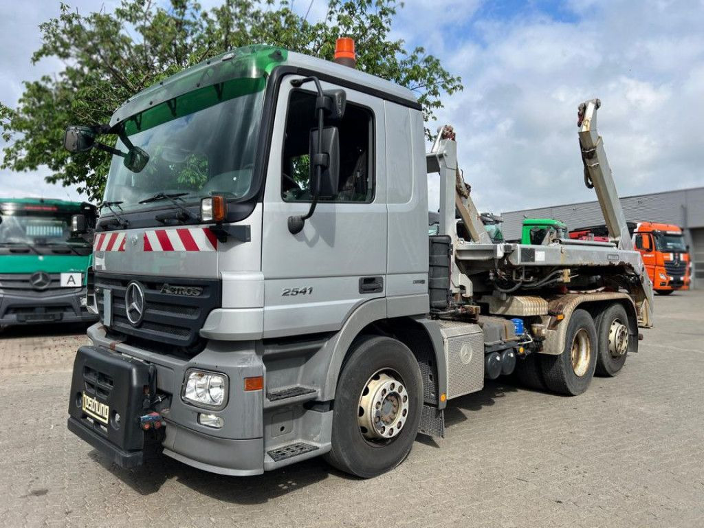 Mercedes-Benz Actros 2641 L 6x2 Abrollkipper 159TKM kuz.Radsta - Multibasculante camión: foto 1 Mercedes-Benz Actros 2641 L 6x2 Abrollkipper 159TKM kuz.Radsta - Multibasculante camión: foto 1
