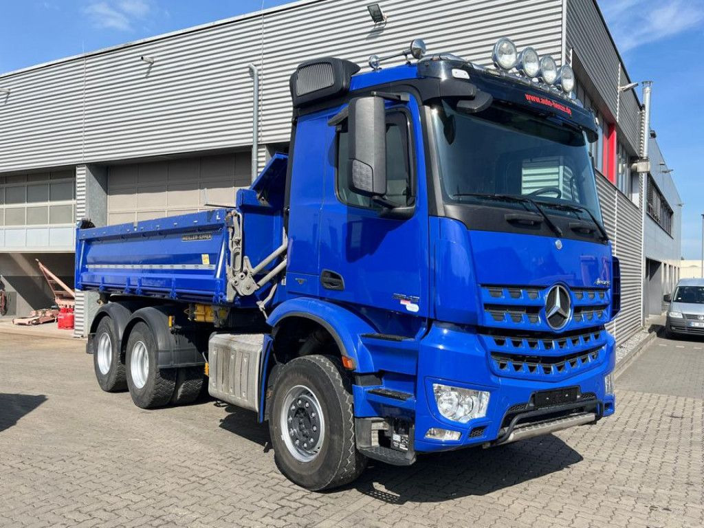 Mercedes-Benz Arocs 2642 6x4 3-Achs Kipper Bordmatik nur 163TK - Volquete camión: foto 2 Mercedes-Benz Arocs 2642 6x4 3-Achs Kipper Bordmatik nur 163TK - Volquete camión: foto 2