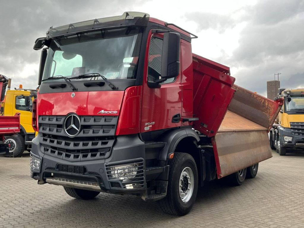 Mercedes-Benz Arocs 2648 6x4 3-Achs Kipper Bordmatik - Volquete camión: foto 1 Mercedes-Benz Arocs 2648 6x4 3-Achs Kipper Bordmatik - Volquete camión: foto 1