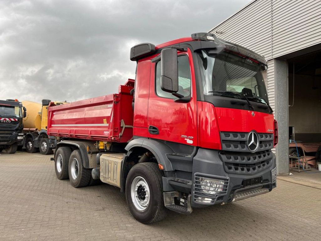 Mercedes-Benz Arocs 2648 6x4 3-Achs Kipper Bordmatik - Volquete camión: foto 2 Mercedes-Benz Arocs 2648 6x4 3-Achs Kipper Bordmatik - Volquete camión: foto 2