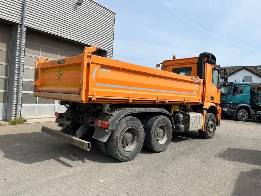Mercedes-Benz Arocs 3-Achs Kipper 2645 K 6x4 Meiller Bordmatik - Volquete camión: foto 5 Mercedes-Benz Arocs 3-Achs Kipper 2645 K 6x4 Meiller Bordmatik - Volquete camión: foto 5
