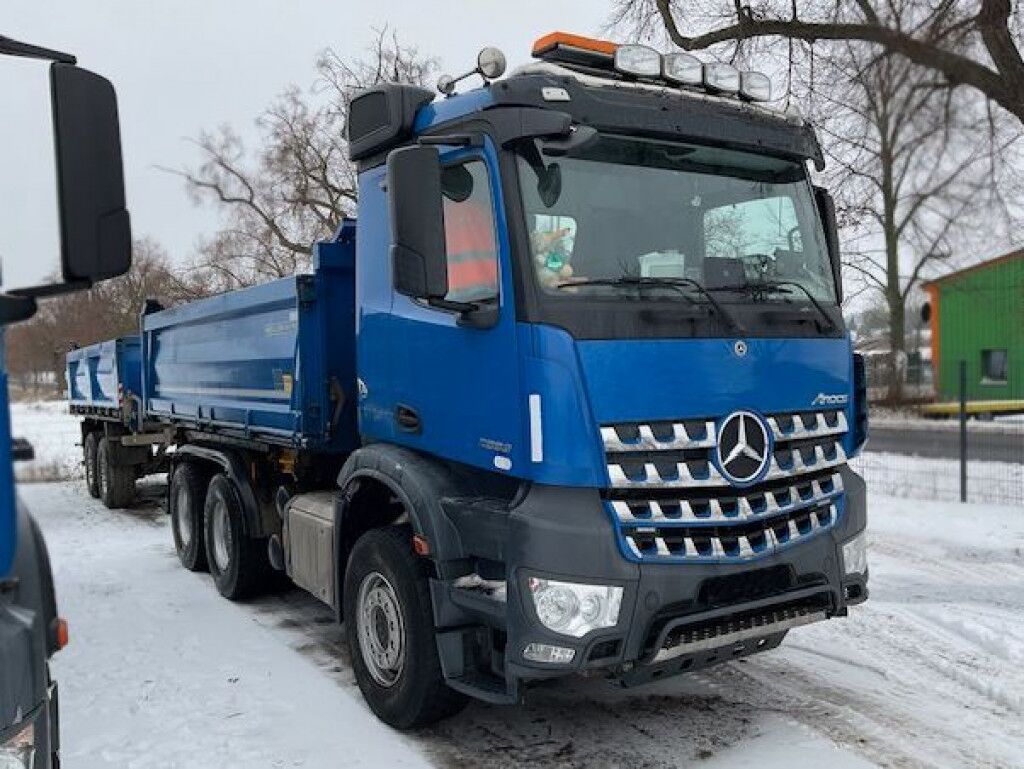 Mercedes-Benz Arocs 3-Achs Kipper 2653 6x4 Meiller Bordmatik - Volquete camión: foto 4 Mercedes-Benz Arocs 3-Achs Kipper 2653 6x4 Meiller Bordmatik - Volquete camión: foto 4