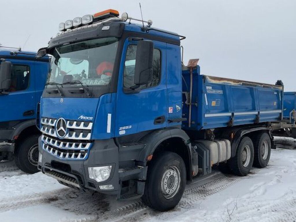 Mercedes-Benz Arocs 3-Achs Kipper 2653 6x4 Meiller Bordmatik - Volquete camión: foto 1 Mercedes-Benz Arocs 3-Achs Kipper 2653 6x4 Meiller Bordmatik - Volquete camión: foto 1