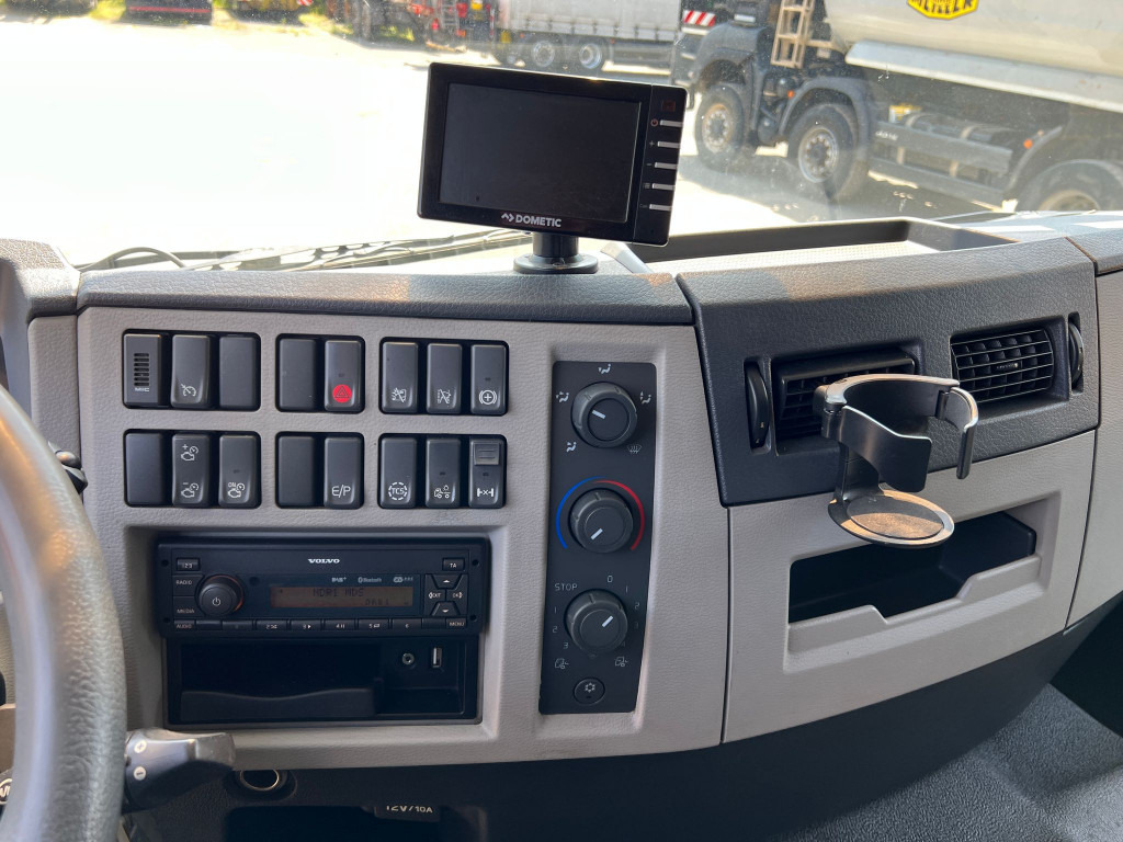 VOLVO (S) Truck FE 320 Kühlkoffer LBW Thermokin T 1200R - Frigorífico camión: foto 2 VOLVO (S) Truck FE 320 Kühlkoffer LBW Thermokin T 1200R - Frigorífico camión: foto 2