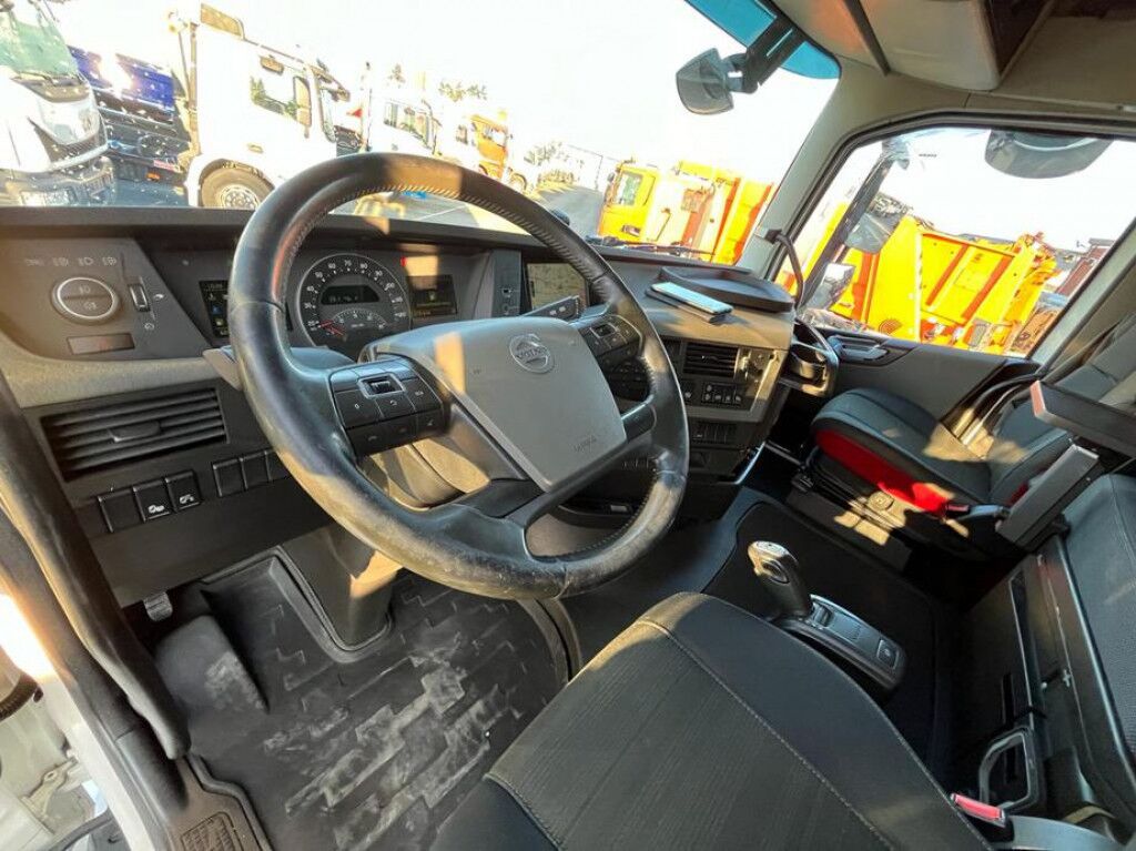 VOLVO (S) Truck FH Abrollkipper 500 6x2 Funkfernbedienung - Multibasculante camión: foto 5 VOLVO (S) Truck FH Abrollkipper 500 6x2 Funkfernbedienung - Multibasculante camión: foto 5