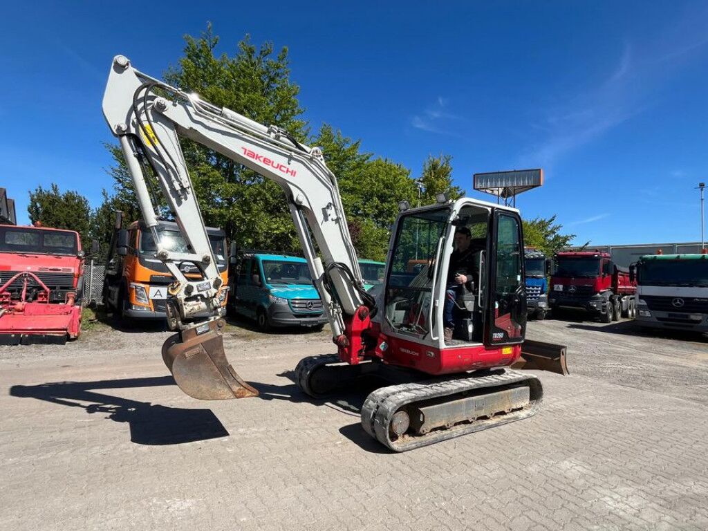 Takeuchi TB Minibagger 260 Powertilt+Löffel nur 1957h - Miniexcavadora: foto 4 Takeuchi TB Minibagger 260 Powertilt+Löffel nur 1957h - Miniexcavadora: foto 4