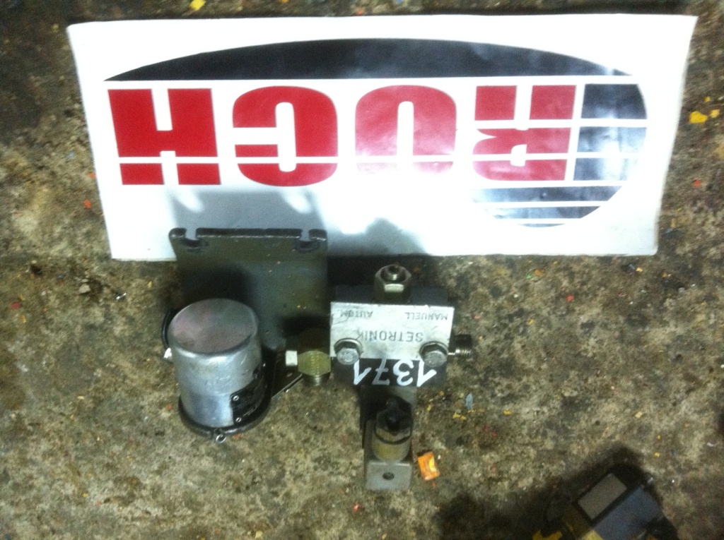 BRUENINGHAUS HYDROMATIK 1 SEKCYJNY + 0/64091 GP35D4-MO.NE.IG1AP12 + 2943021235 9433448 557.17.04.02 - Válvula hidráulica para Maquinaria de construcción: foto 1 BRUENINGHAUS HYDROMATIK 1 SEKCYJNY + 0/64091 GP35D4-MO.NE.IG1AP12 + 2943021235 9433448 557.17.04.02 - Válvula hidráulica para Maquinaria de construcción: foto 1