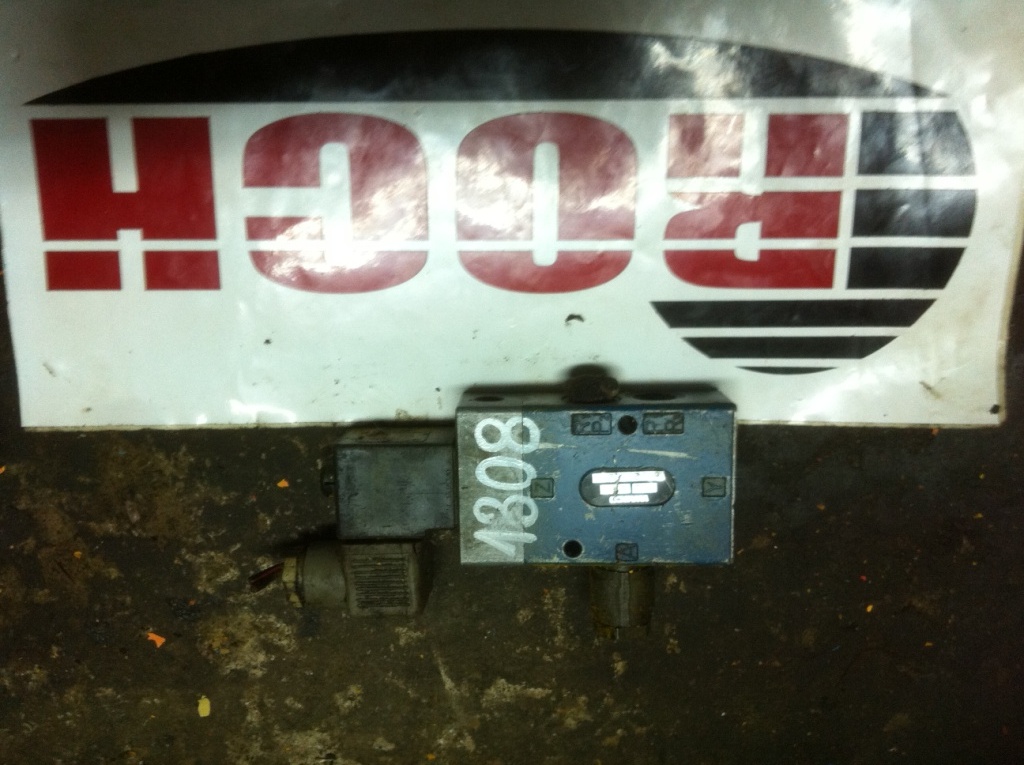 WABCO 02 4580 5722021210 - 1 SEKCYJNY - Válvula hidráulica para Maquinaria de construcción: foto 1 WABCO 02 4580 5722021210 - 1 SEKCYJNY - Válvula hidráulica para Maquinaria de construcción: foto 1