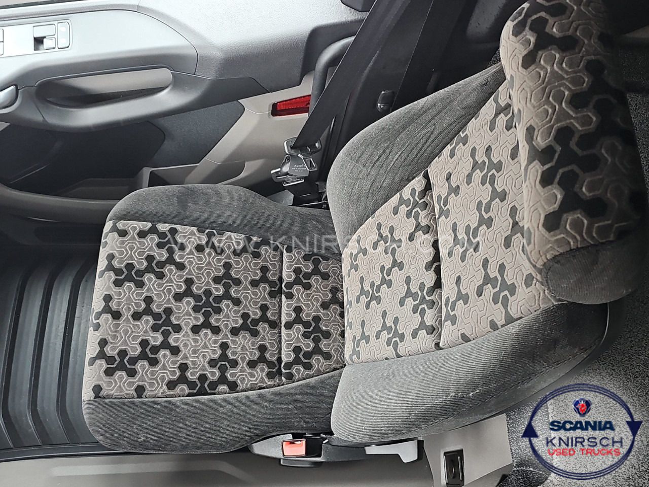 SCANIA R 460 A4x2NA Retarder Standklima - Cabeza tractora: foto 5 SCANIA R 460 A4x2NA Retarder Standklima - Cabeza tractora: foto 5