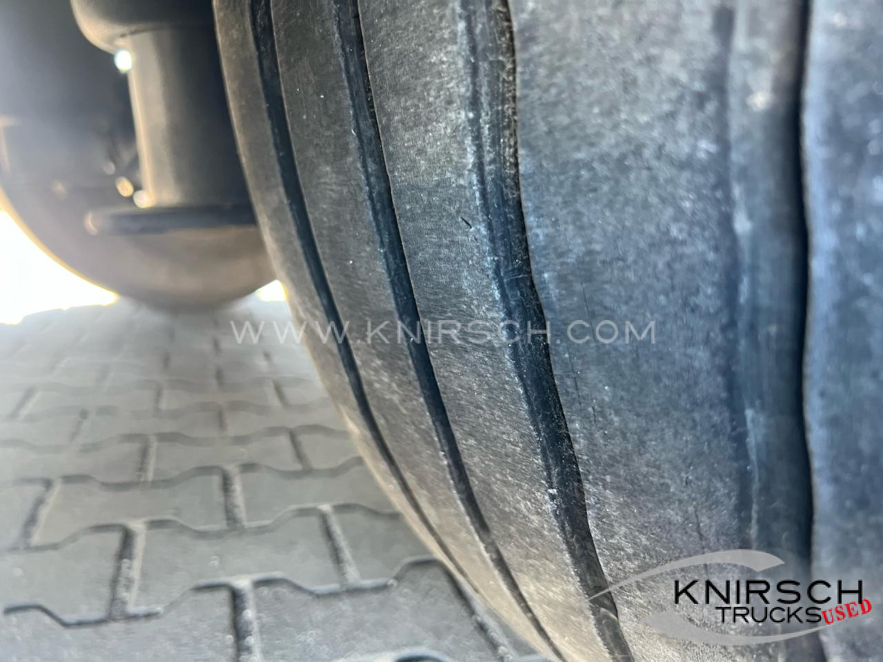 SCHMITZ XL, Heckportal verbreiterbar, 1 + 3 Achselift - Semirremolque lona: foto 5 SCHMITZ XL, Heckportal verbreiterbar, 1 + 3 Achselift - Semirremolque lona: foto 5
