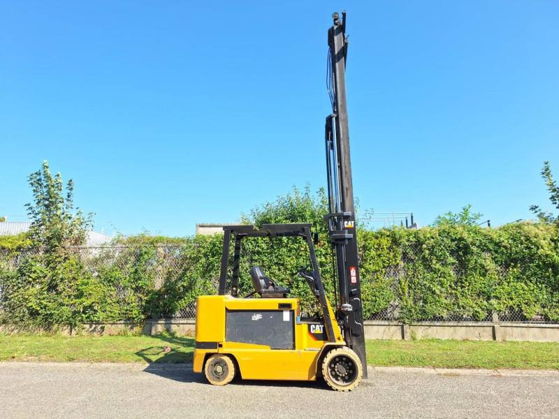 Carretilla elevadora eléctrica Caterpillar EC55N: foto 10 Carretilla elevadora eléctrica Caterpillar EC55N: foto 10