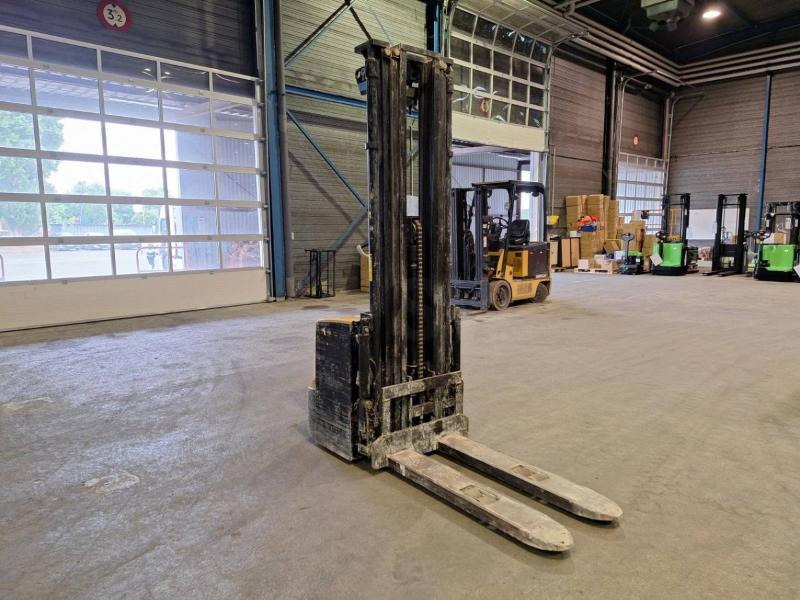 Caterpillar NSP16N2 - Apilador: foto 4 Caterpillar NSP16N2 - Apilador: foto 4