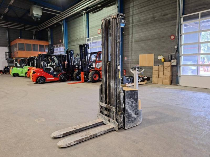 Caterpillar NSP16N2 - Apilador: foto 5 Caterpillar NSP16N2 - Apilador: foto 5