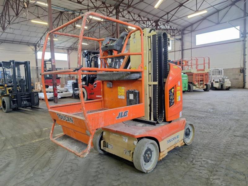 JLG Toucan 8E - Plataforma de mástil vertical: foto 1 JLG Toucan 8E - Plataforma de mástil vertical: foto 1