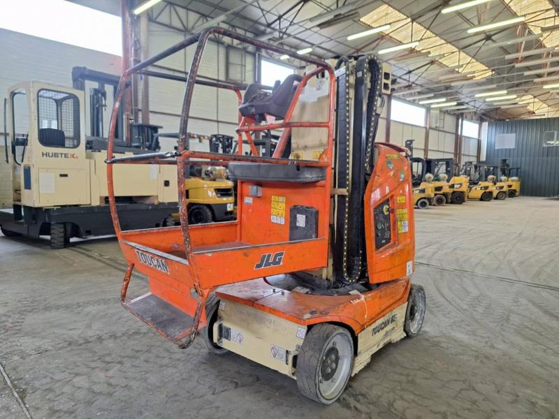 JLG Toucan 8E - Plataforma de mástil vertical: foto 1 JLG Toucan 8E - Plataforma de mástil vertical: foto 1