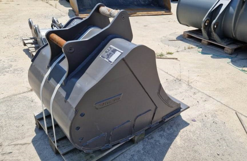 Volvo Tieflöffel mit Messer - Retroexcavadora: foto 2 Volvo Tieflöffel mit Messer - Retroexcavadora: foto 2