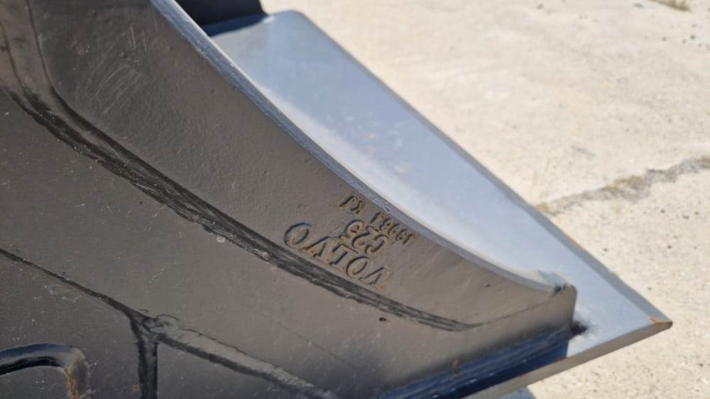 Volvo Tieflöffel mit Messer - Retroexcavadora: foto 5 Volvo Tieflöffel mit Messer - Retroexcavadora: foto 5