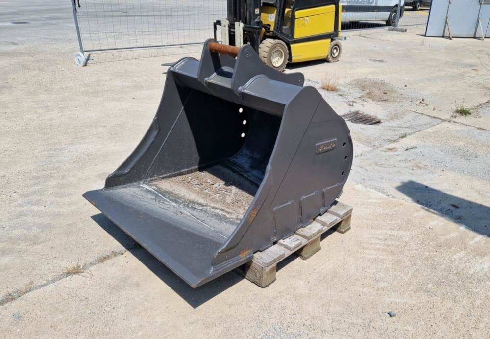 Volvo Tieflöffel mit Messer - Retroexcavadora: foto 4 Volvo Tieflöffel mit Messer - Retroexcavadora: foto 4