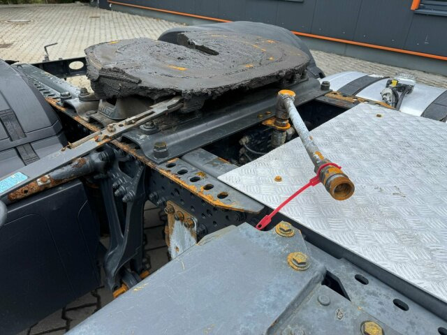 Mercedes-Benz Arocs 2142 4x4H SZM Euro 6 Kipphydraulik - Cabeza tractora: foto 5 Mercedes-Benz Arocs 2142 4x4H SZM Euro 6 Kipphydraulik - Cabeza tractora: foto 5