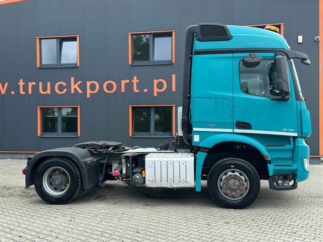 Cabeza tractora Mercedes-Benz Arocs 2142 4x4H SZM Euro 6 Kipphydraulik: foto 10 Cabeza tractora Mercedes-Benz Arocs 2142 4x4H SZM Euro 6 Kipphydraulik: foto 10