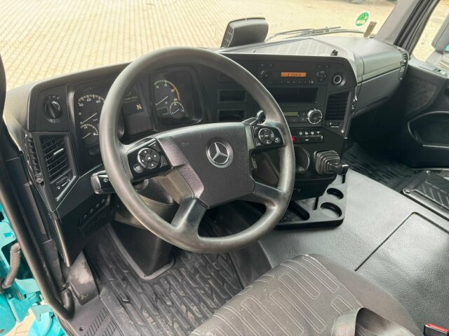 Cabeza tractora Mercedes-Benz Arocs 2142 4x4H SZM Euro 6 Kipphydraulik: foto 13 Cabeza tractora Mercedes-Benz Arocs 2142 4x4H SZM Euro 6 Kipphydraulik: foto 13