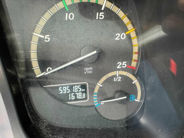 Cabeza tractora Mercedes-Benz Arocs 2142 4x4H SZM Euro 6 Kipphydraulik: foto 14 Cabeza tractora Mercedes-Benz Arocs 2142 4x4H SZM Euro 6 Kipphydraulik: foto 14