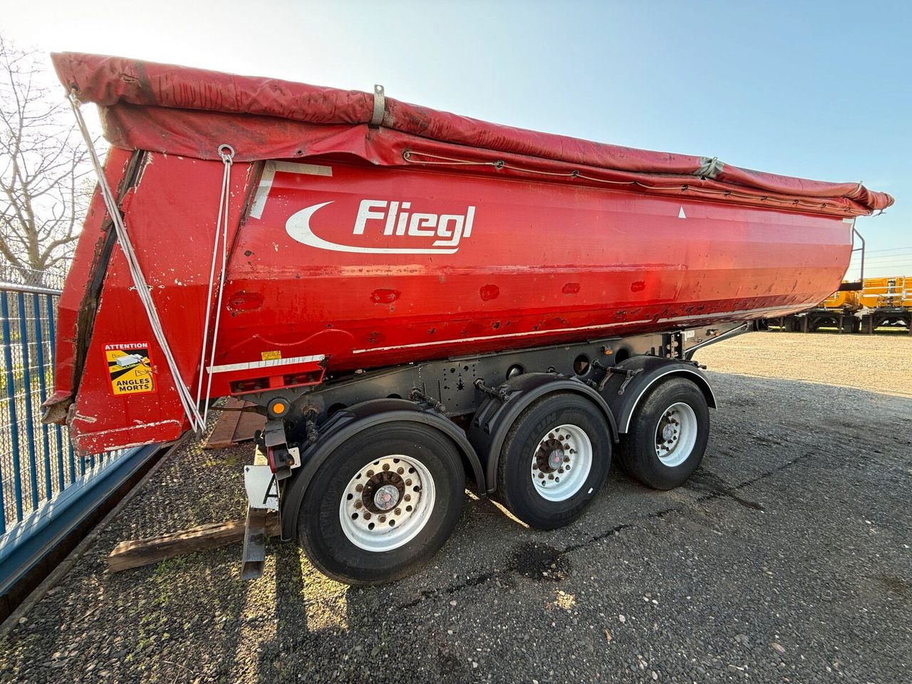 Fliegl DHKA 390 Kippauflieger 3 Achse - Volquete semirremolque: foto 2 Fliegl DHKA 390 Kippauflieger 3 Achse - Volquete semirremolque: foto 2