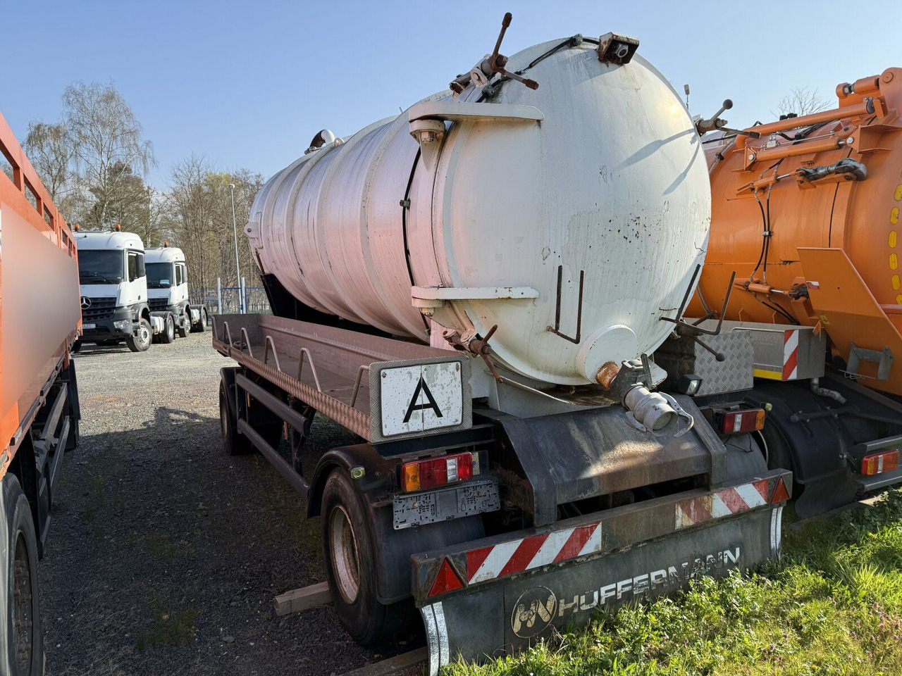 Hüffermann HSD181D Tankanhänger für nicht GGVS Güter - Cisterna remolque: foto 4 Hüffermann HSD181D Tankanhänger für nicht GGVS Güter - Cisterna remolque: foto 4