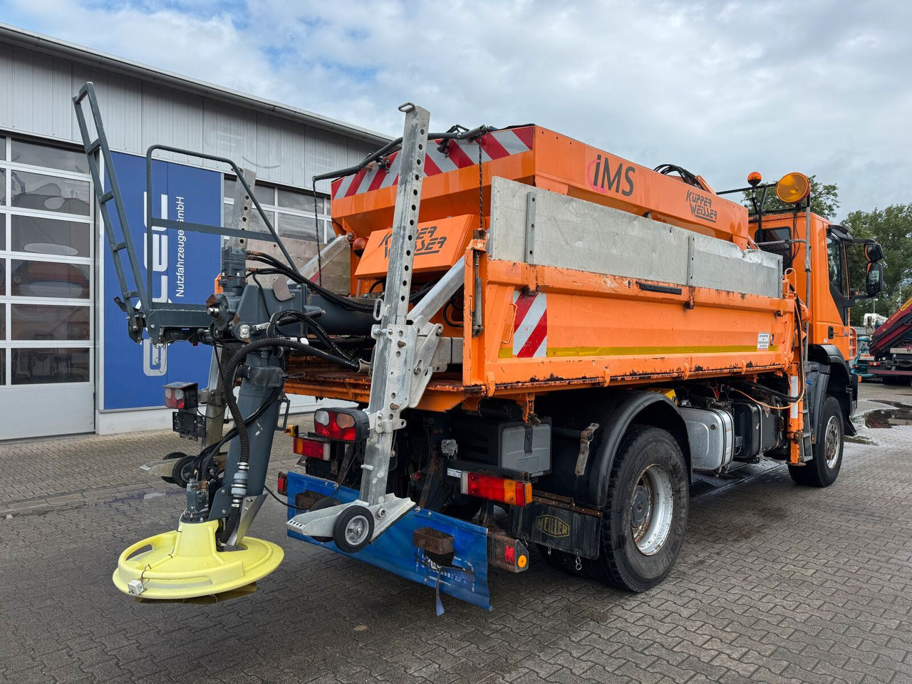 Iveco TRAKKER Kipper Kran TEREX 85.2 Winterdienst - Volquete camión, Camión grúa: foto 4 Iveco TRAKKER Kipper Kran TEREX 85.2 Winterdienst - Volquete camión, Camión grúa: foto 4