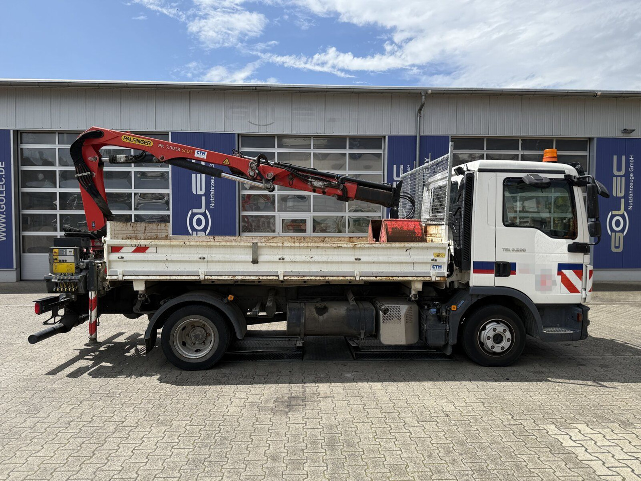 MAN TGL 8.220 4x2 Kipper Kran Palfinger 7.001-K A - Volquete furgoneta: foto 3 MAN TGL 8.220 4x2 Kipper Kran Palfinger 7.001-K A - Volquete furgoneta: foto 3