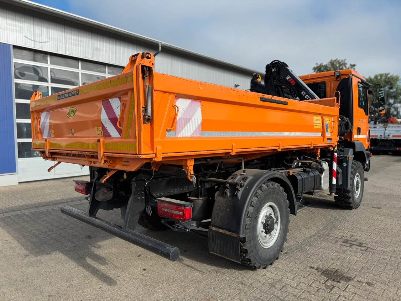 MAN TGM 13.250 4x4 Kipper Kran HIAB Winterd. - Camión grúa: foto 4 MAN TGM 13.250 4x4 Kipper Kran HIAB Winterd. - Camión grúa: foto 4