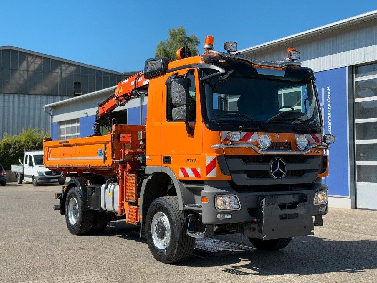 Mercedes-Benz ACTROS 2044 4x4 Kipper Kran ATLAS 65.2 A2L - Volquete camión, Camión grúa: foto 1 Mercedes-Benz ACTROS 2044 4x4 Kipper Kran ATLAS 65.2 A2L - Volquete camión, Camión grúa: foto 1