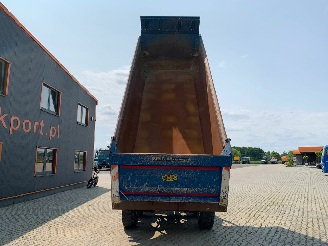 Volquete camión Mercedes-Benz AROCS 4145 8x8 EURO6 Muldenkipper TOP!: foto 7