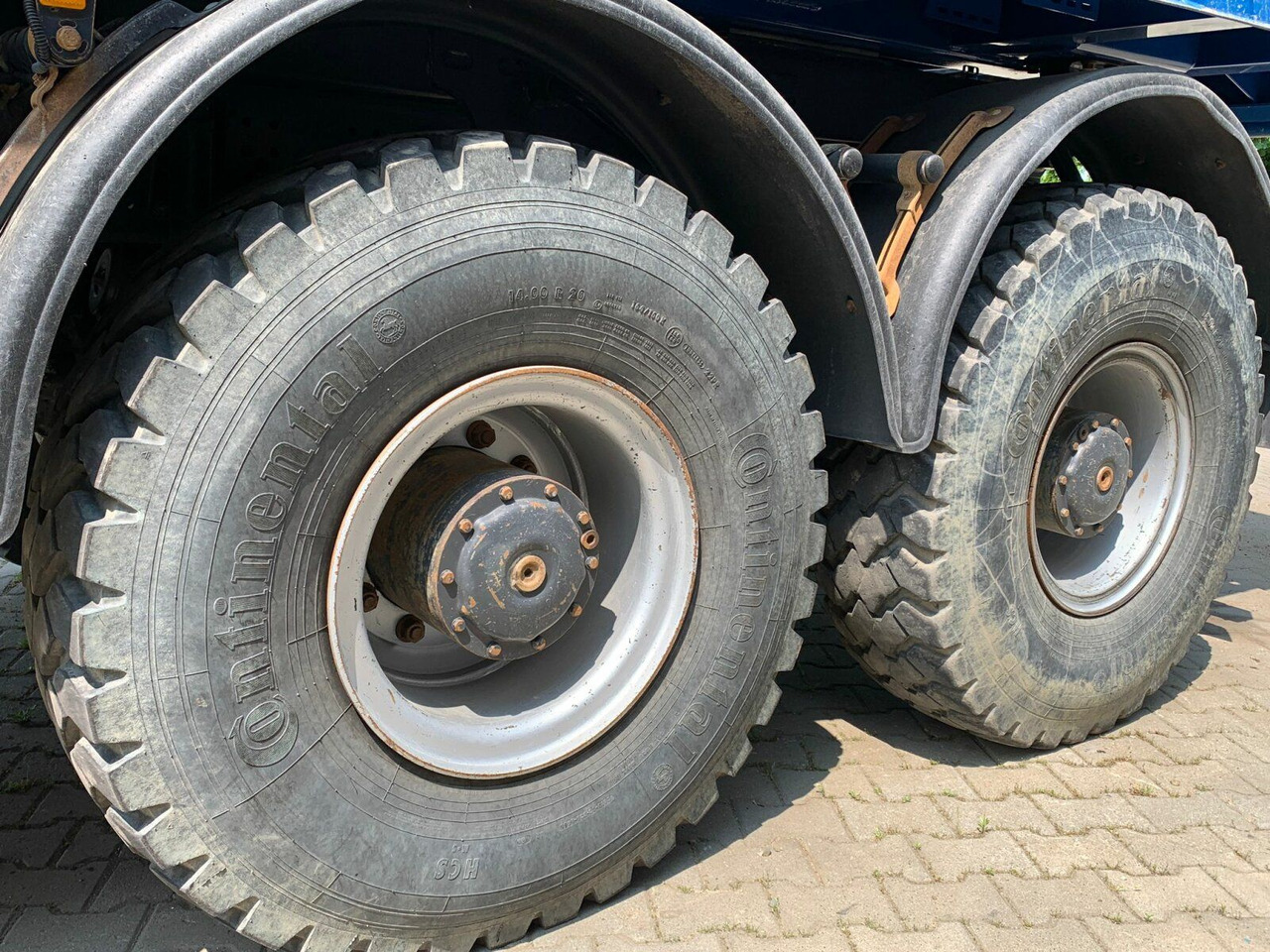 Volquete camión Mercedes-Benz AROCS 4145 8x8 EURO6 Muldenkipper TOP!: foto 26