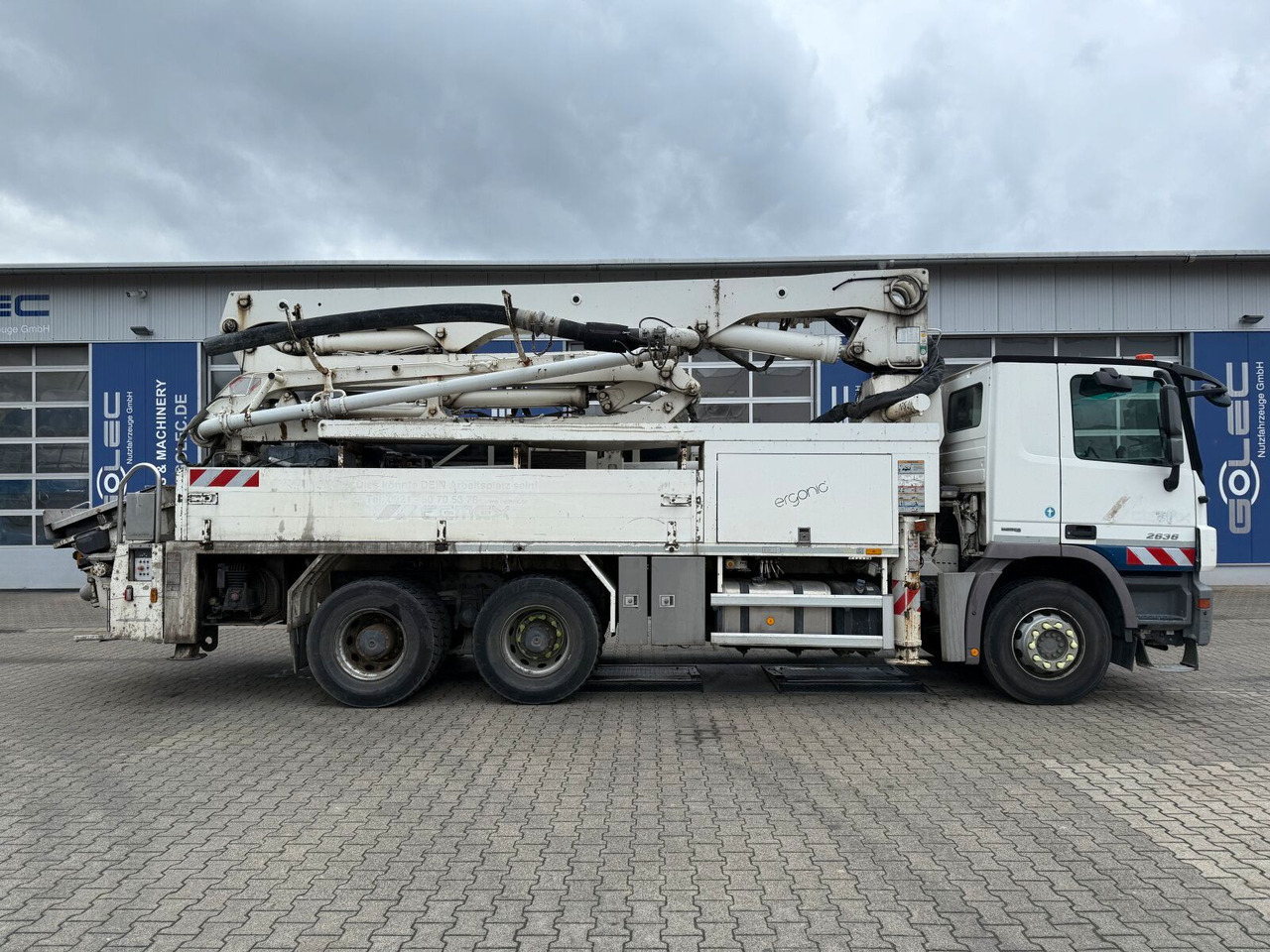Mercedes-Benz Actros 2636 6x4 Betonpumpe Putzmeister 24-4 16H - Bomba de hormigón: foto 2 Mercedes-Benz Actros 2636 6x4 Betonpumpe Putzmeister 24-4 16H - Bomba de hormigón: foto 2