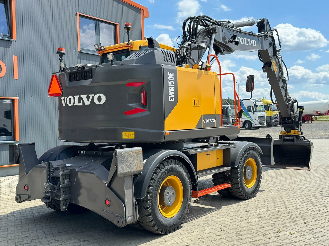 Volvo EWR150E Mobilbagger mit ROTATOR ENCONG EC319 - Excavadora de ruedas: foto 5 Volvo EWR150E Mobilbagger mit ROTATOR ENCONG EC319 - Excavadora de ruedas: foto 5