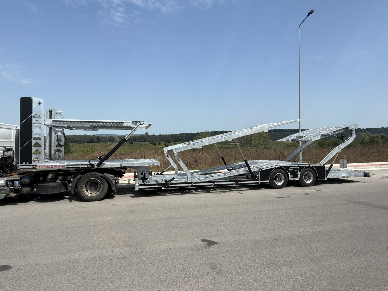 KALEPAR KLP 228V6M4 - 6 Loader Autotransporter - Portavehículos semirremolque: foto 1 KALEPAR KLP 228V6M4 - 6 Loader Autotransporter - Portavehículos semirremolque: foto 1