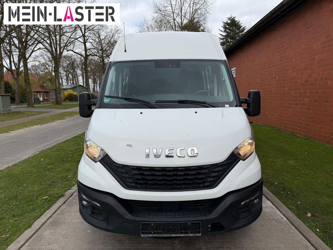 Iveco Daily 35C18 3.0 MAXI XL 5 Sitzer AHK Navi Stand - Furgón: foto 2 Iveco Daily 35C18 3.0 MAXI XL 5 Sitzer AHK Navi Stand - Furgón: foto 2