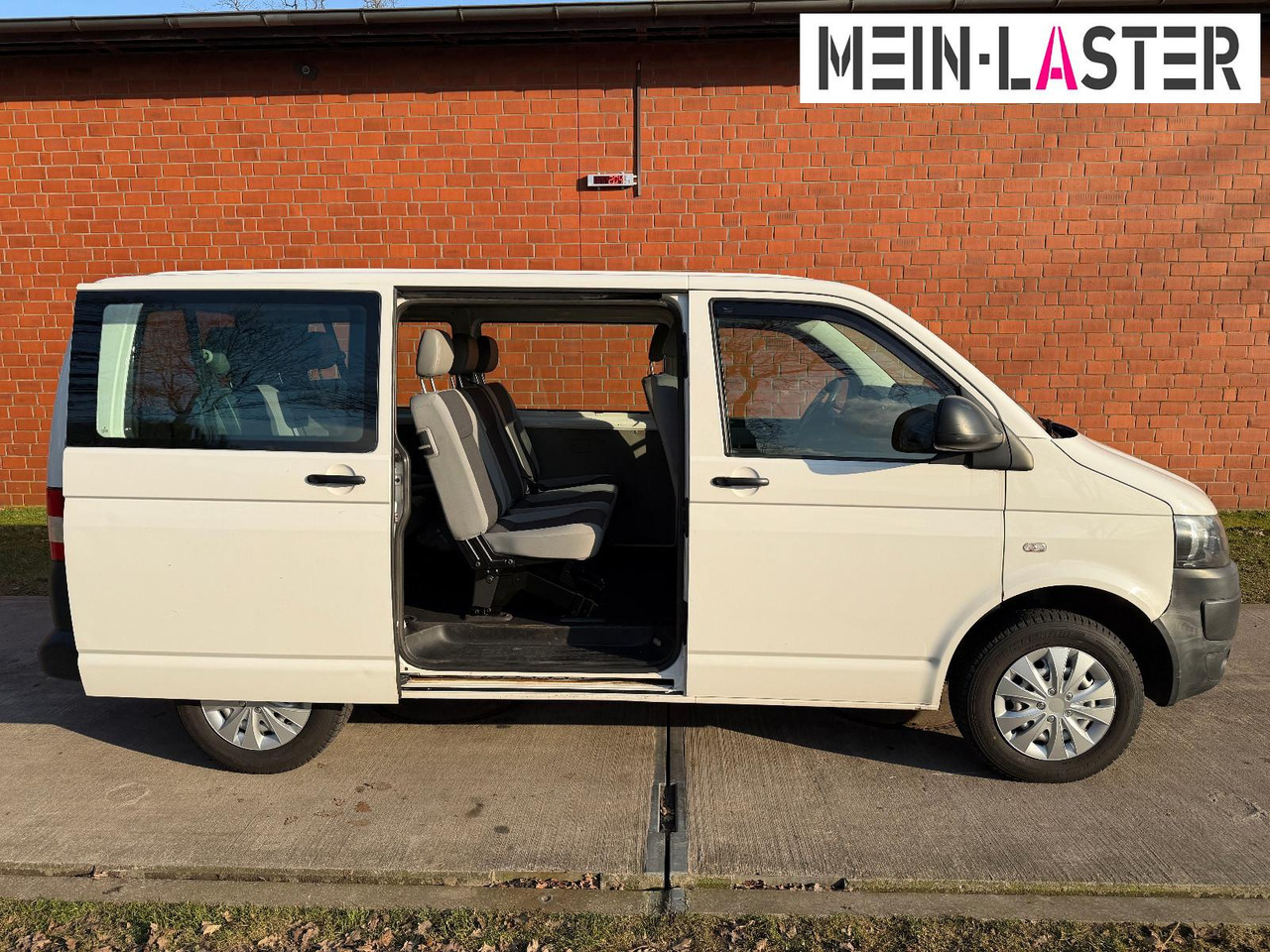 Volkswagen T5 Bus 8 Sitzer Klima Standheizung AHK - Furgoneta de pasajeros: foto 3 Volkswagen T5 Bus 8 Sitzer Klima Standheizung AHK - Furgoneta de pasajeros: foto 3