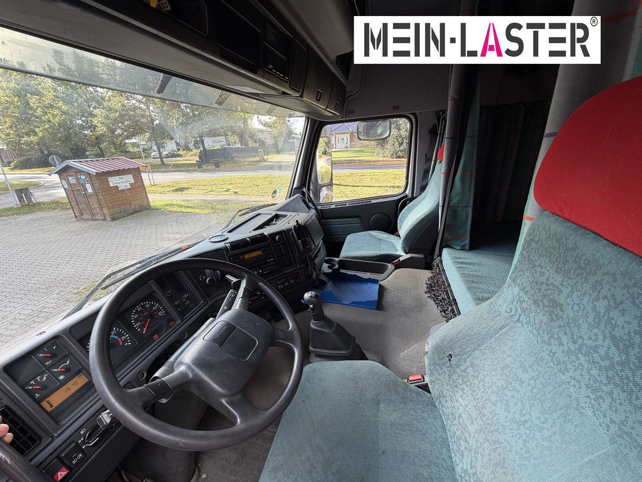 Camión grúa Volvo FM12 380 PK 27000D 24,5m 5+6 Deutscher LKW: foto 17 Camión grúa Volvo FM12 380 PK 27000D 24,5m 5+6 Deutscher LKW: foto 17