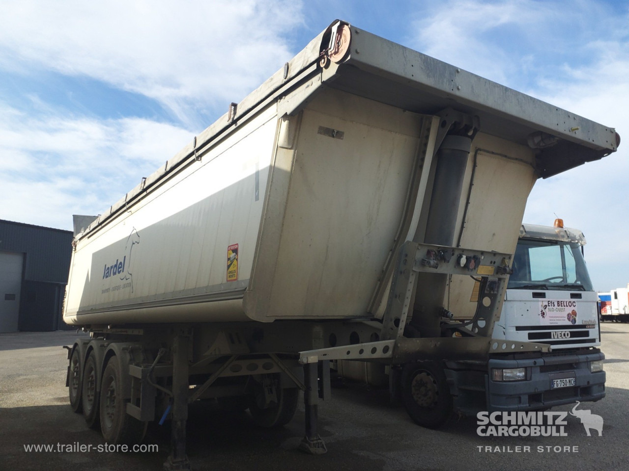 SCHMITZ Tipper Alu-square sided body 24m³ - Volquete semirremolque: foto 1 SCHMITZ Tipper Alu-square sided body 24m³ - Volquete semirremolque: foto 1