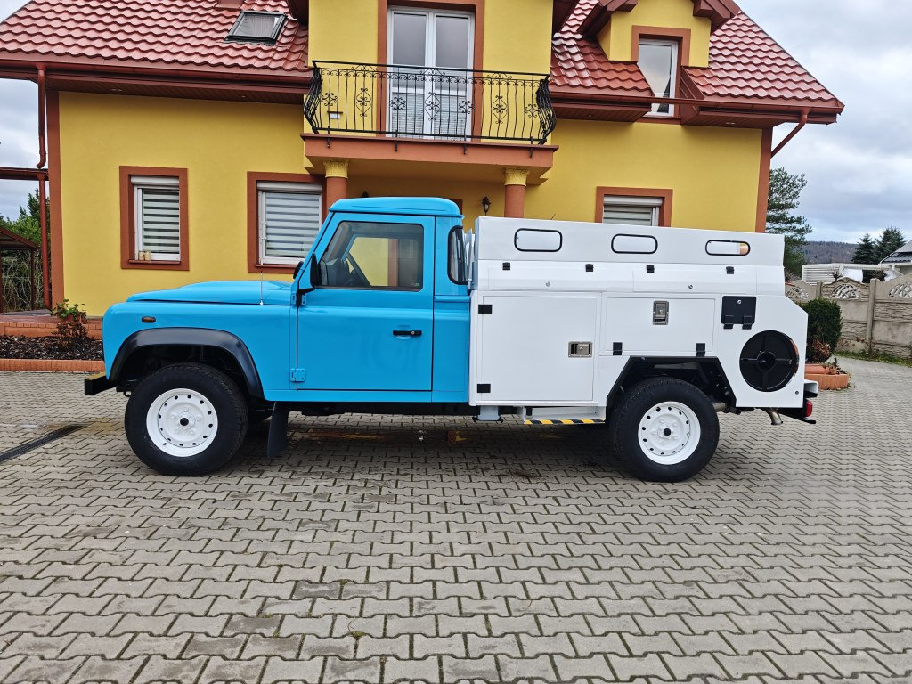 Land Rover Defender VAACUM truck canalisation cleaner 4x4 - Limpieza de alcantarillado: foto 3 Land Rover Defender VAACUM truck canalisation cleaner 4x4 - Limpieza de alcantarillado: foto 3