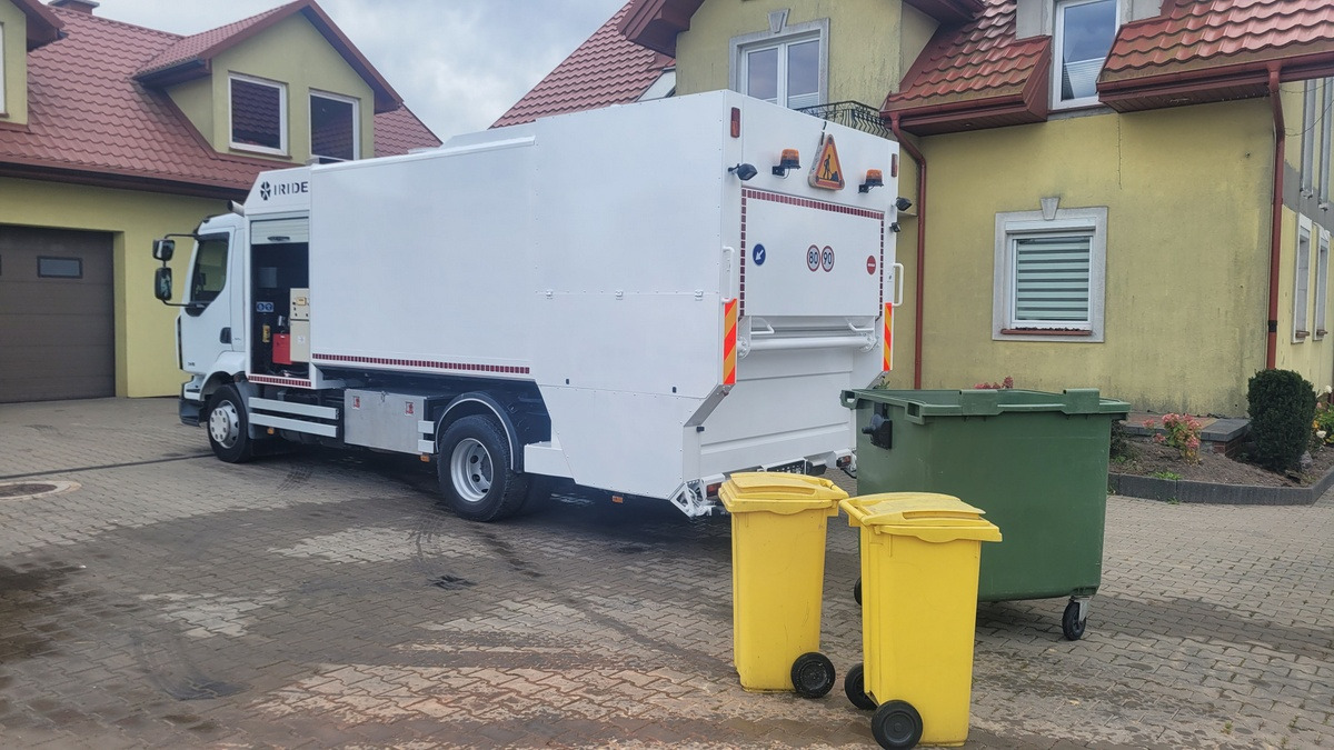 Renault Midlum CONTAINER WEASHER LAVACASSONETTI MYJKA - Camión de basura: foto 2 Renault Midlum CONTAINER WEASHER LAVACASSONETTI MYJKA - Camión de basura: foto 2